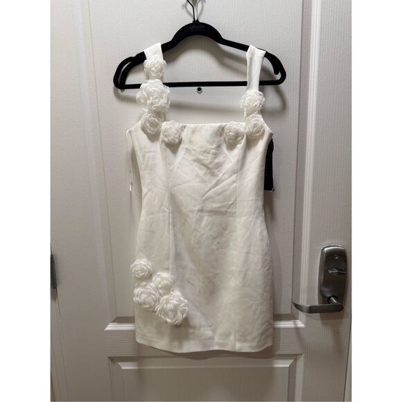 Elliatt trompe white 3D floral embellished mini dress bridal shower size M  NWT - Picture 4 of 5
